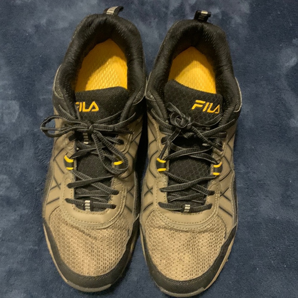 Mens size 12 Fila shoes